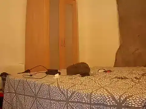 Snapshot of uk-bobbie-uk chatting on 01/04/25, 05:47 uk-bobbie-uk online show from 01/04/25, 05:47