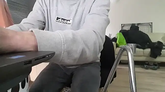 Snapshot of uk-bobbie-uk chatting on 02/24/25, 09:00 uk-bobbie-uk online show from 02/24/25, 09:00