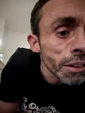 Snapshot of uk-bobbie-uk chatting on 03/03/25, 04:25 uk-bobbie-uk online show from 03/03/25, 04:25