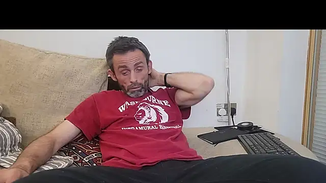 Snapshot of uk-bobbie-uk chatting on 10/20/25, 04:02 uk-bobbie-uk online show from 10/20/25, 04:02