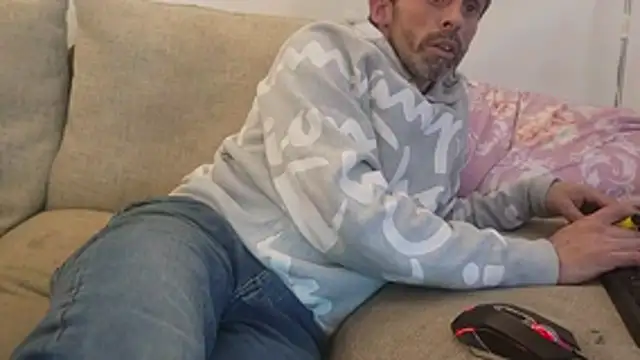 Snapshot of uk-bobbie-uk chatting on 10/29/25, 02:47 uk-bobbie-uk online show from 10/29/25, 02:47