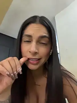 charlotte stevenss  online show from 04/17/26, 01:03