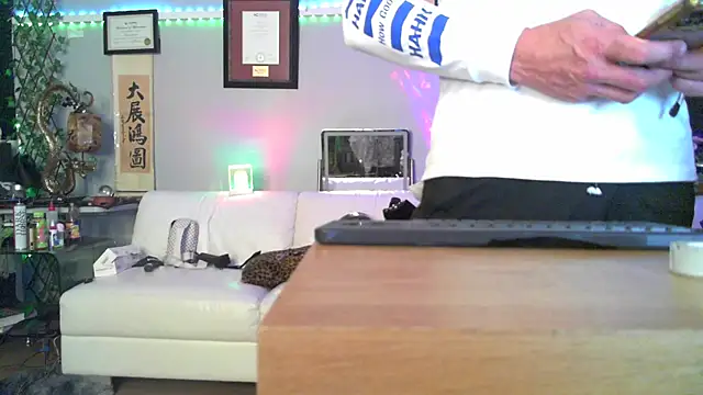 OSIRlS online show from 10/18/25, 10:27