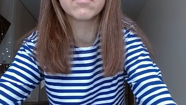 Snapshot of Popppka chatting on 01/12/25, 11:28 Popppka online show from 01/12/25, 11:28