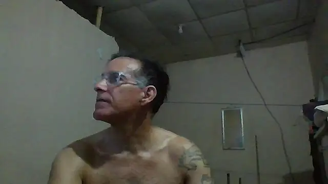 Snapshot of CaptainFox chatting on 06/02/26, 11:18 CaptainFox online show from 06/02/26, 11:18