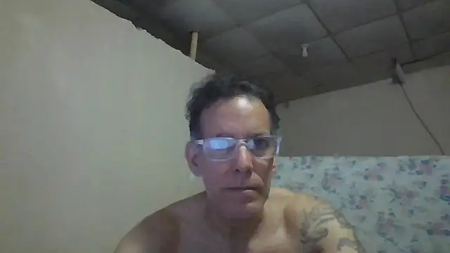Snapshot of CaptainFox chatting on 06/10/26, 01:50 CaptainFox online show from 06/10/26, 01:50