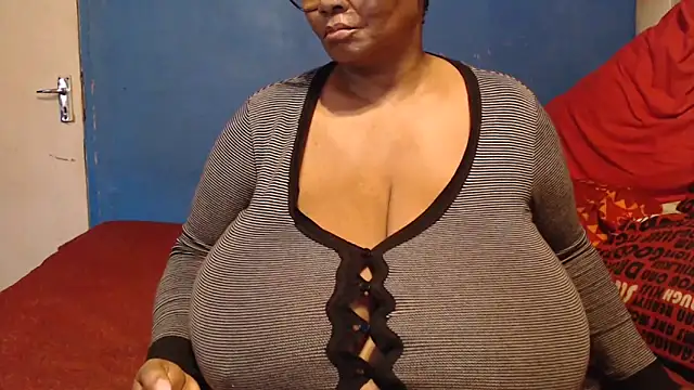 CUTEFIRMMELONSS online show from 12/16/25, 02:22