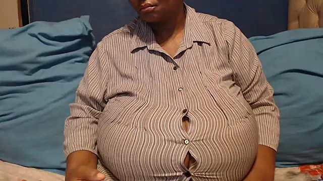 CUTEFIRMMELONSS online show from 02/10/26, 03:54