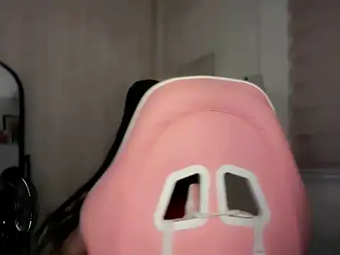 ehotlovea  online show from 07/14/26, 09:20