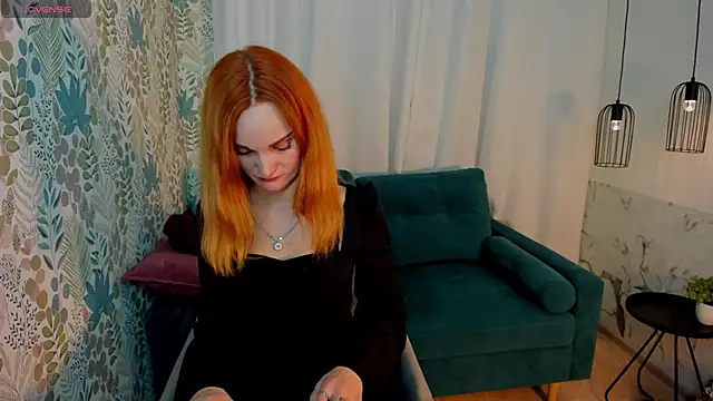 Snapshot of SaraSubtlety chatting on 11/16/25, 01:28 SaraSubtlety online show from 11/16/25, 01:28