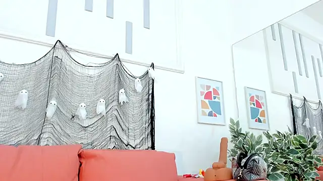 lara murphy online show from 10/21/25, 03:07