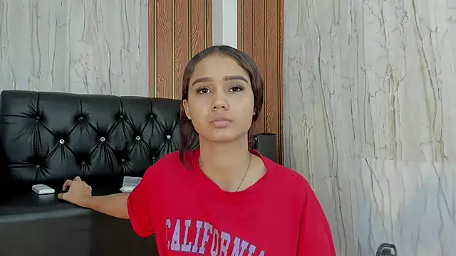 MarianaManzur online show from 10/28/25, 02:59