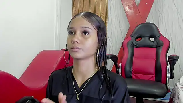 MarianaManzur online show from 02/05/26, 04:44