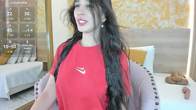 Valentina Ross  online show from 11/28/25, 11:24