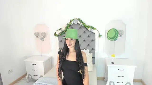 Valentina Ross  online show from 03/17/26, 12:19