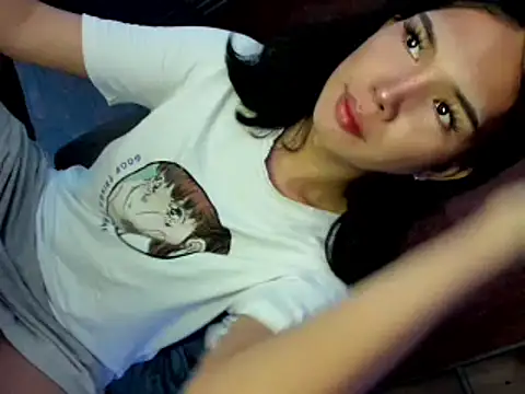 Snapshot of mav1s_ chatting on 10/28/25, 11:40 mav1s  online show from 10/28/25, 11:40