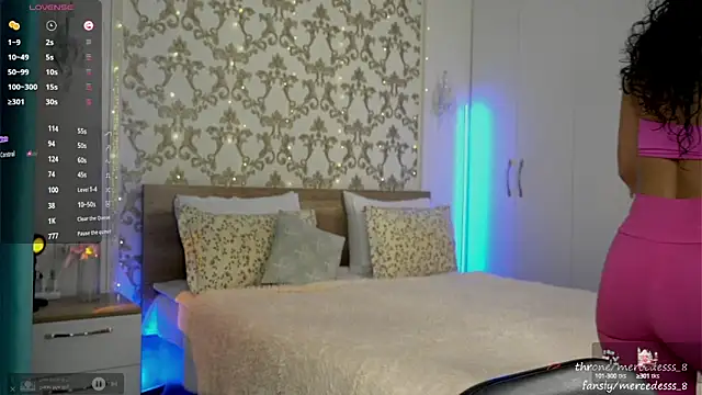 Snapshot of merca_8 chatting on 12/18/24, 10:51 merca 8 online show from 12/18/24, 10:51