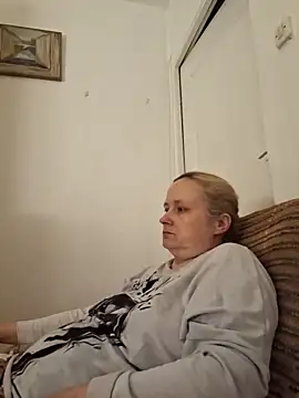 Snapshot of She-devilx chatting on 09/13/25, 09:03 She-devilx online show from 09/13/25, 09:03