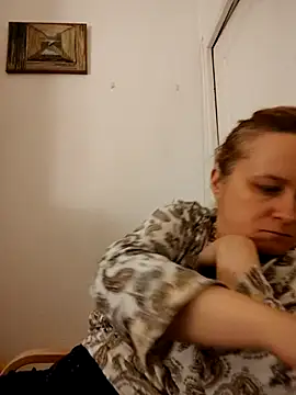 Snapshot of She-devilx chatting on 10/20/25, 06:19 She-devilx online show from 10/20/25, 06:19