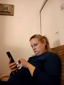 Snapshot of She-devilx chatting on 10/22/25, 10:31 She-devilx online show from 10/22/25, 10:31