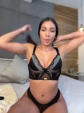 EllaSanz  online show from 05/12/26, 10:07