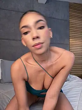 EllaSanz  online show from 05/19/26, 10:27