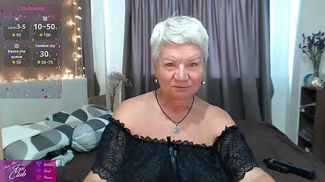 Snapshot of roxana_brooks chatting on 06/03/26, 12:46 roxana brooks online show from 06/03/26, 12:46