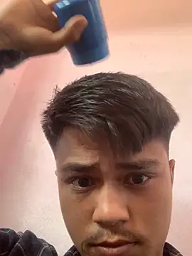 Hullax online show from 11/05/25, 09:31