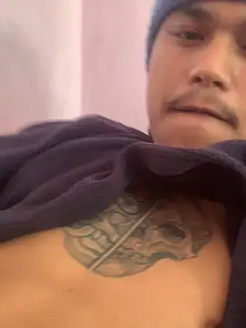 Hullax online show from 12/17/25, 05:02