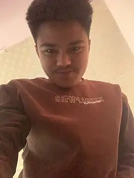 Hullax online show from 03/31/26, 02:35