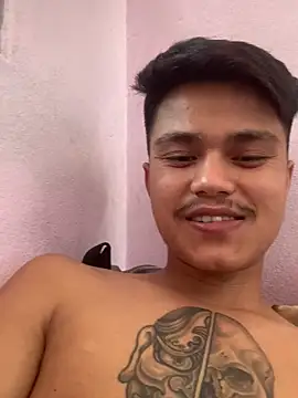 Hullax online show from 04/19/26, 05:07