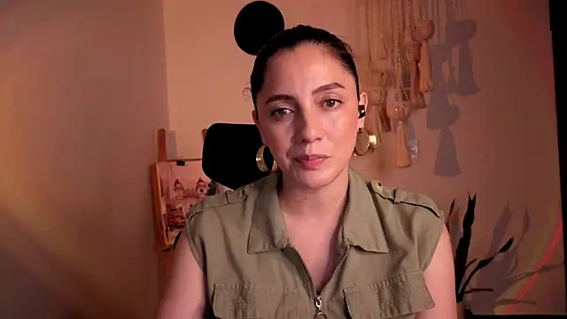 Mala Bad online show from 12/18/25, 04:02