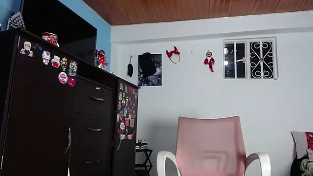 Snapshot of Nasty_019 chatting on 12/16/25, 12:48 Nasty 019 online show from 12/16/25, 12:48