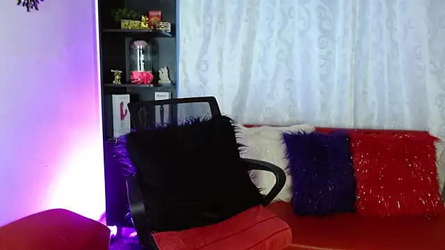 Karina Yang online show from 01/15/25, 04:43