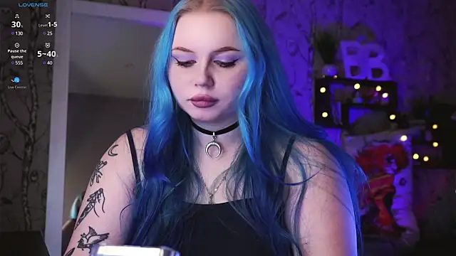 Moon Valkyrie online show from 02/03/25, 12:14