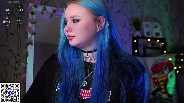 Moon Valkyrie online show from 02/23/25, 11:44