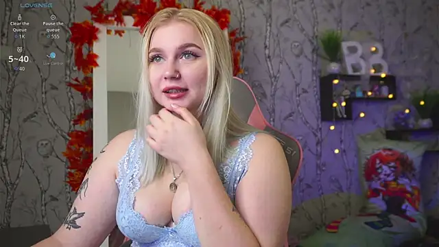 Moon Valkyrie online show from 10/07/25, 08:55