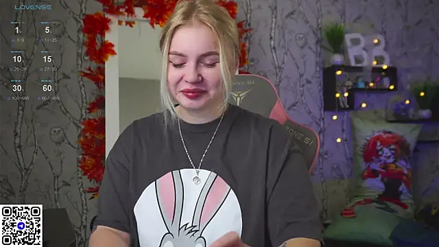 Moon Valkyrie online show from 10/14/25, 09:10