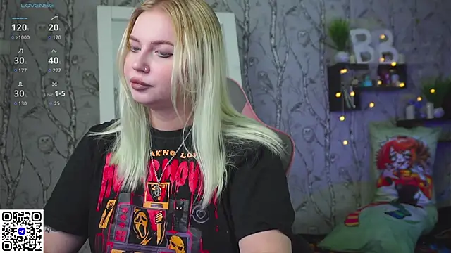 Moon Valkyrie online show from 12/16/25, 09:03