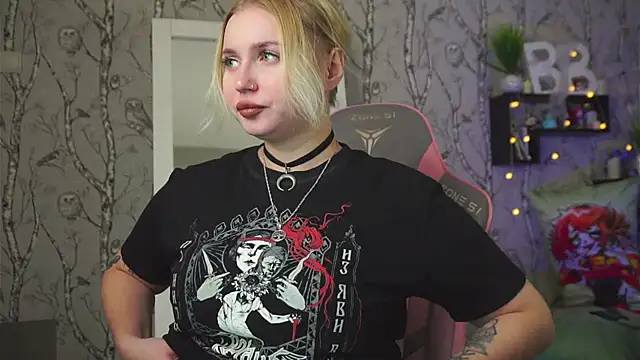 Moon Valkyrie online show from 02/06/26, 06:07