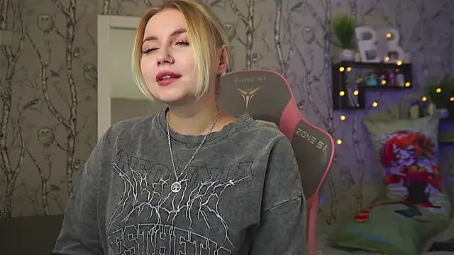 Moon Valkyrie online show from 02/27/26, 09:53