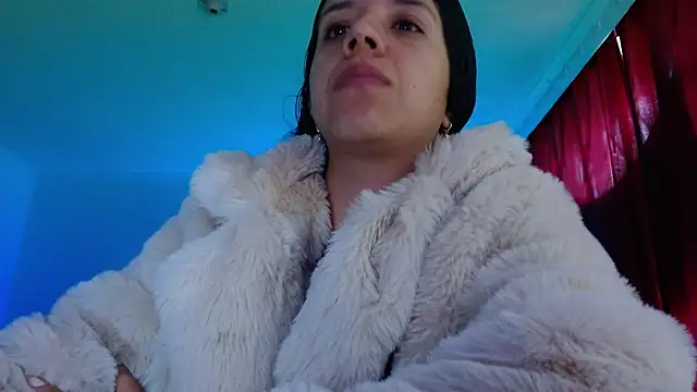 Snapshot of VALERY_MEER chatting on 05/21/26, 12:12 VALERY MEER online show from 05/21/26, 12:12