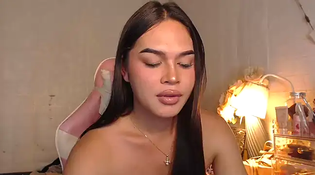 Snapshot of Ashely_Lewis chatting on 01/17/25, 03:00 Ashely Lewis online show from 01/17/25, 03:00