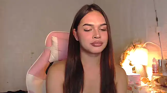 Snapshot of Ashely_Lewis chatting on 01/27/25, 04:01 Ashely Lewis online show from 01/27/25, 04:01