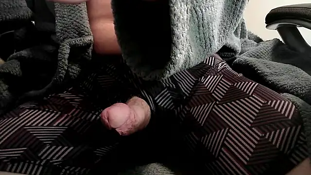 Snapshot of Cheaptriterry chatting on 09/17/25, 01:02 Cheaptriterry online show from 09/17/25, 01:02