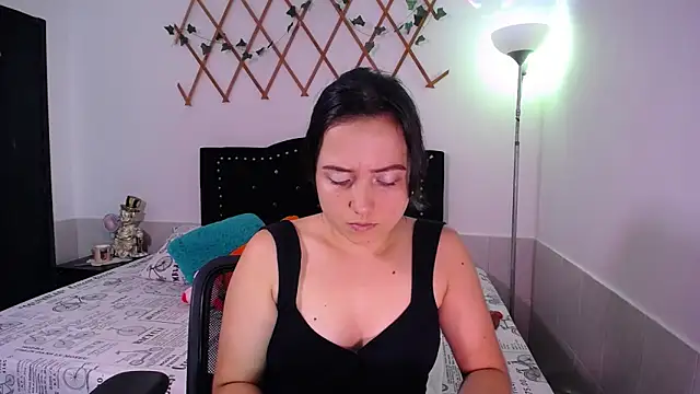 naughty girl 4u online show from 11/12/25, 07:13