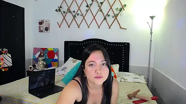 naughty girl 4u online show from 04/11/26, 07:51