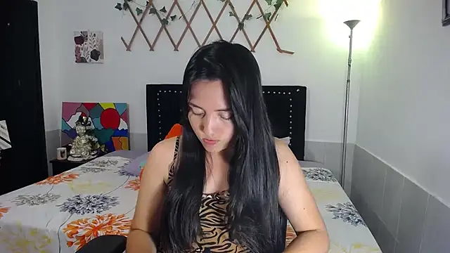 naughty girl 4u online show from 05/06/26, 08:47