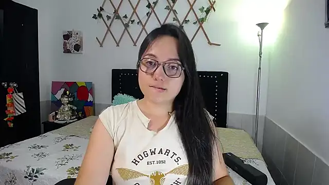 naughty girl 4u online show from 05/18/26, 06:36