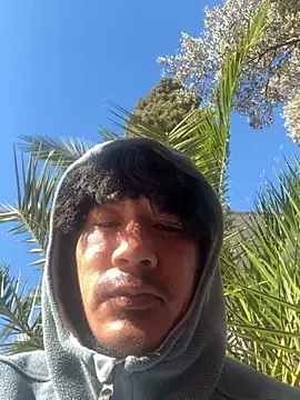 juniiorre online show from 10/28/25, 08:51